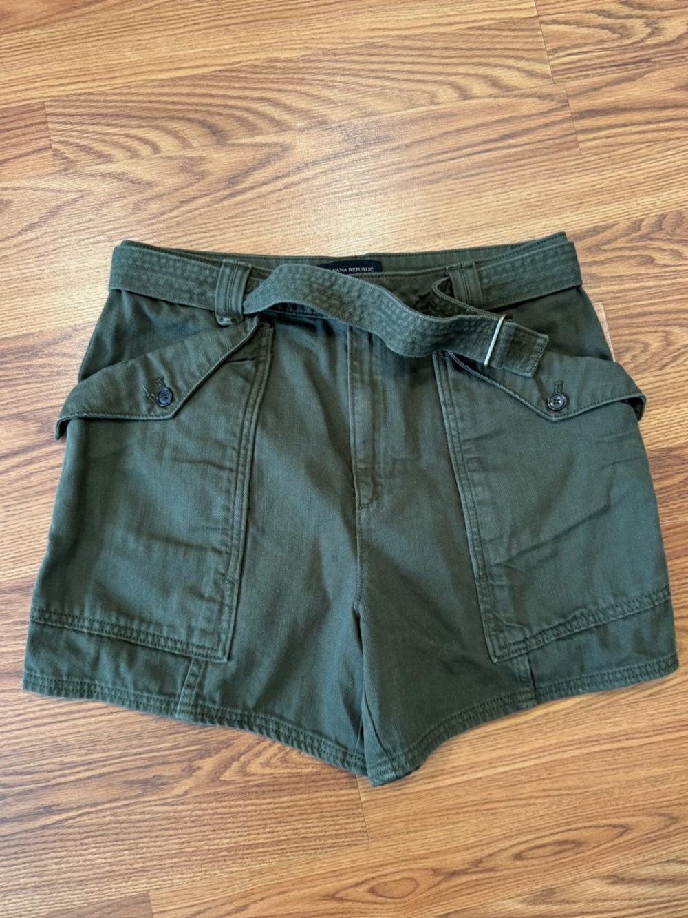 Banana Republic Factory Olive Green Utility Shorts Size 6 Belted Cotton